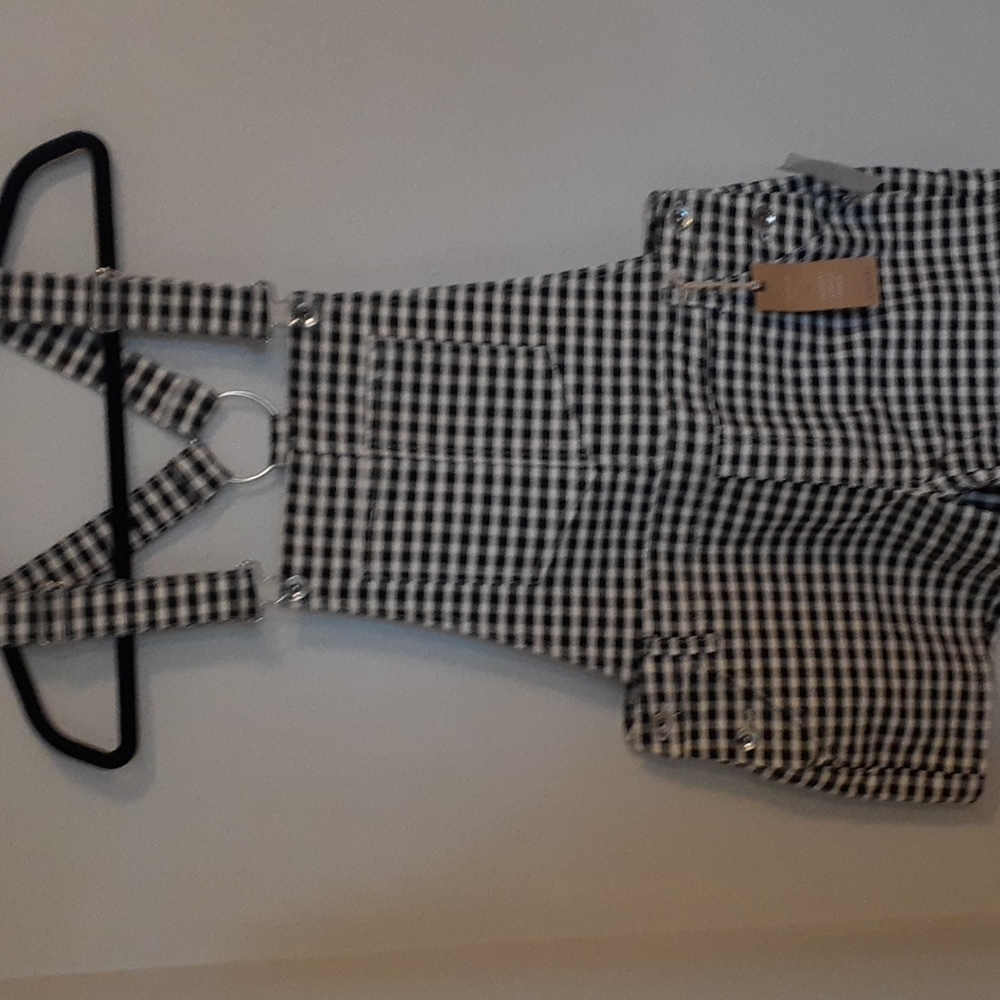 Overall shorts